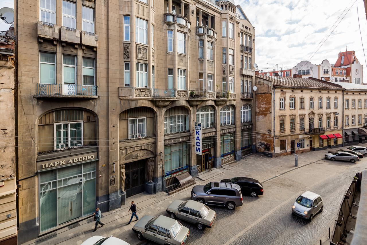 Апартаменти На Гнатюка 17 Lviv Bagian luar foto