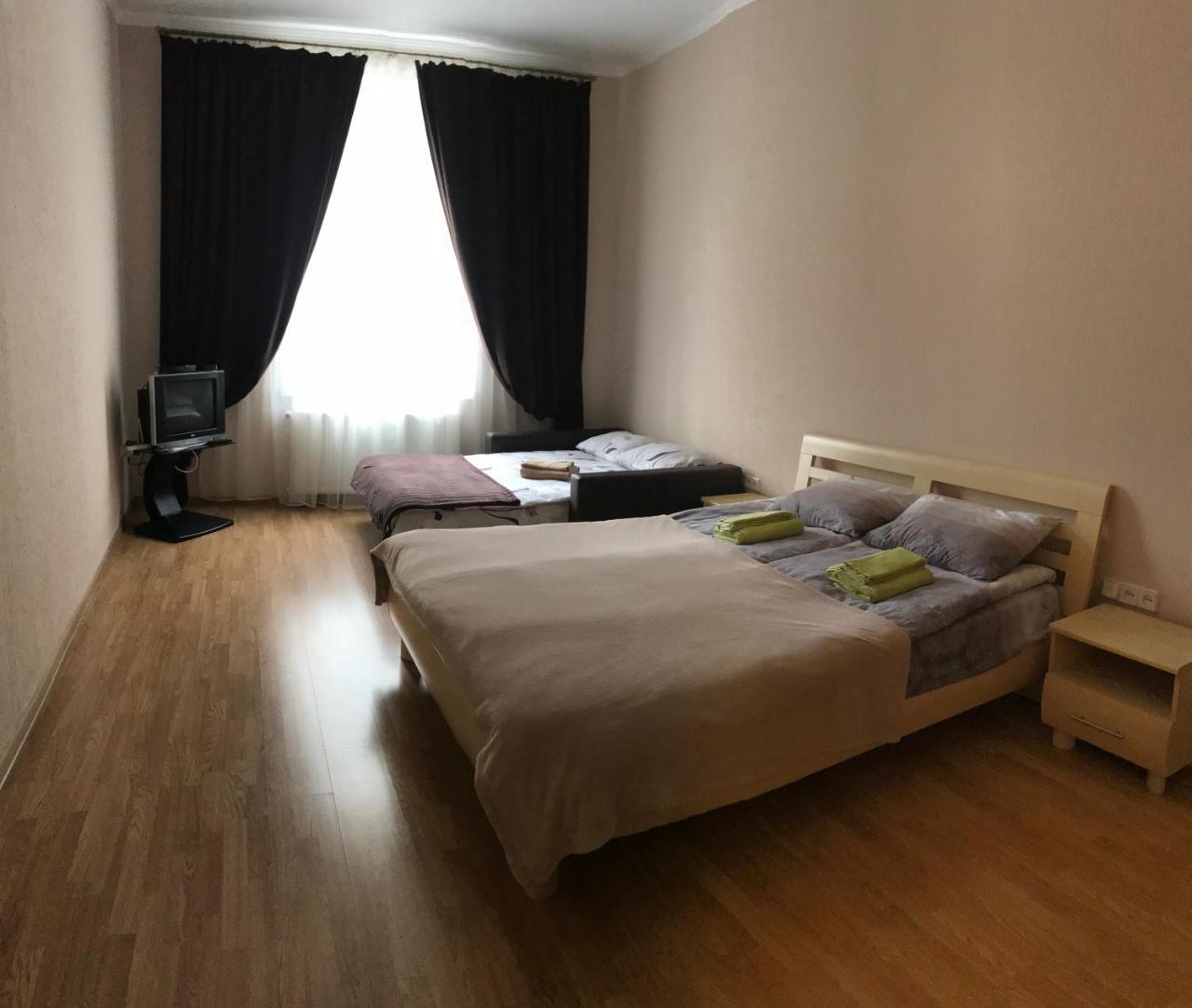 Апартаменти На Гнатюка 17 Lviv Bagian luar foto